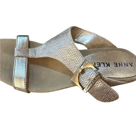 Anne Klein Women’s Metallic Silver Snake Print Sandals size 8.5 M - Picture 4 of 9